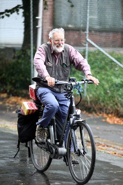 Hình ảnh Cụ ông 70 tuổi đạp xe 400km mua cà phê cho vợ số 1